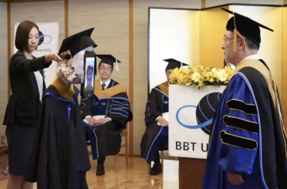 robots-graduation-rites-bbt-university-tokyo-japan
